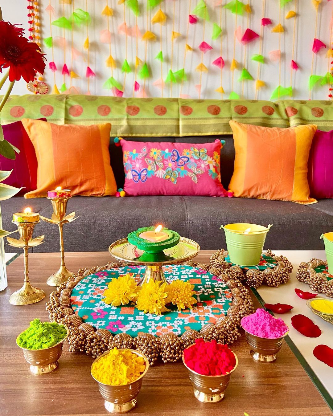 10 bright holi decoration at home ideas to add colors to your ...